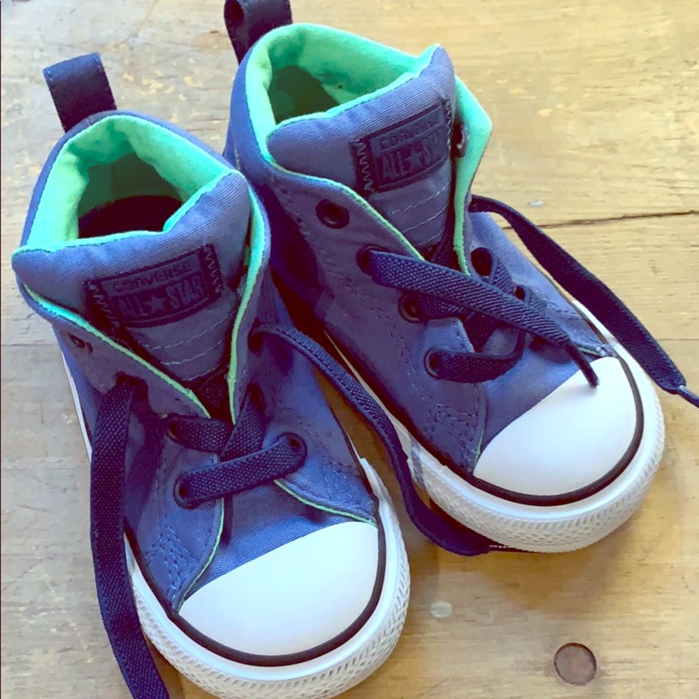 Converse kid’s shoes: Size 7